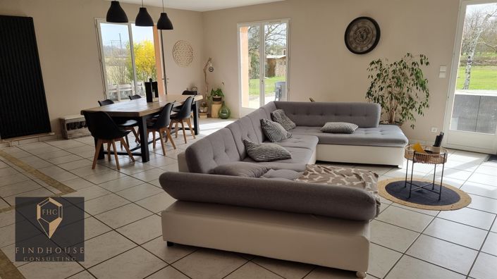 Image No.6-5 Bed House for sale