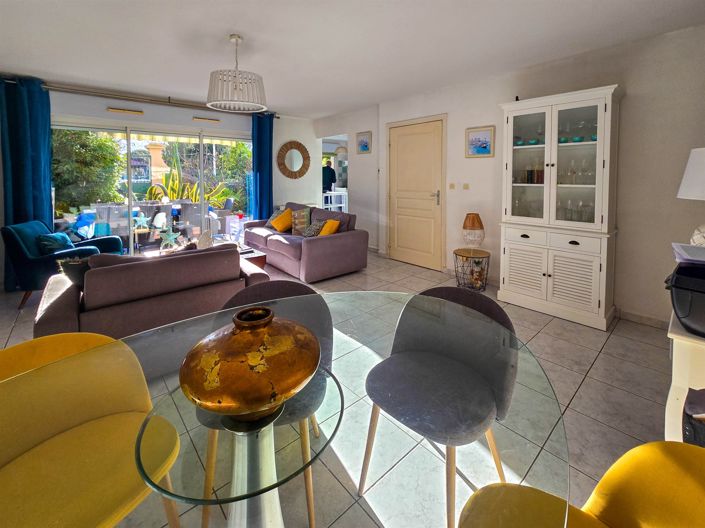 Image No.2-Appartement de 2 chambres à vendre à Sète