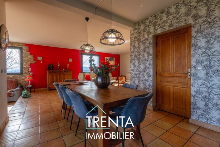 Image No.10-5 Bed House for sale