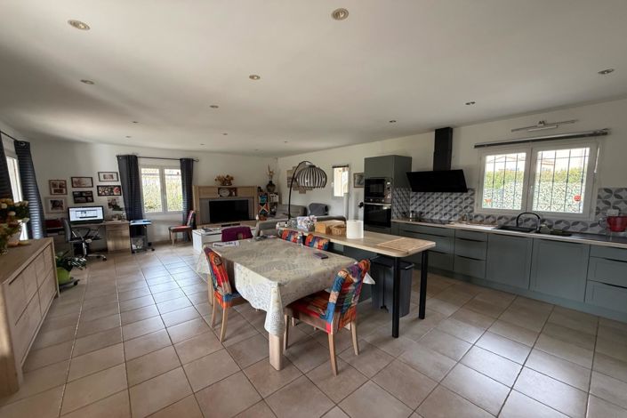 Image No.2-3 Bed House for sale