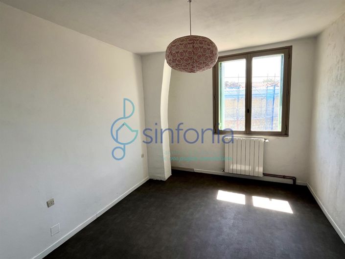 Image No.10-5 Bed House for sale