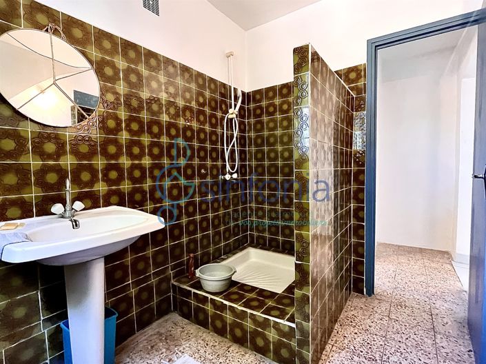 Image No.16-5 Bed House for sale