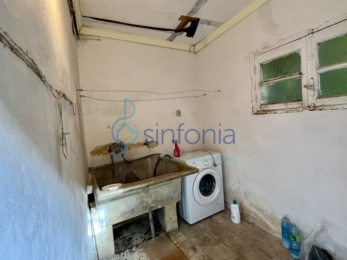 Image No.20-5 Bed House for sale