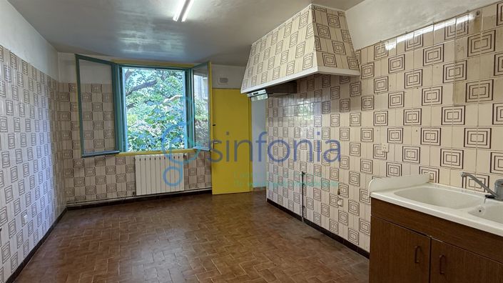 Image No.6-5 Bed House for sale