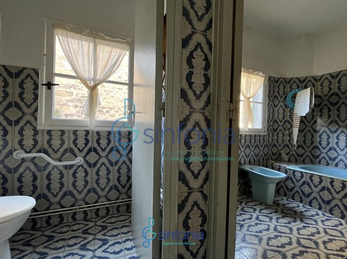 Image No.8-5 Bed House for sale