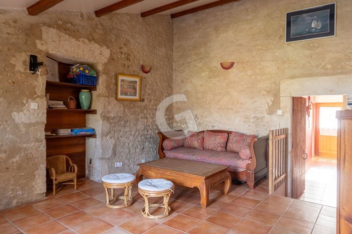 Image No.11-6 Bed House for sale