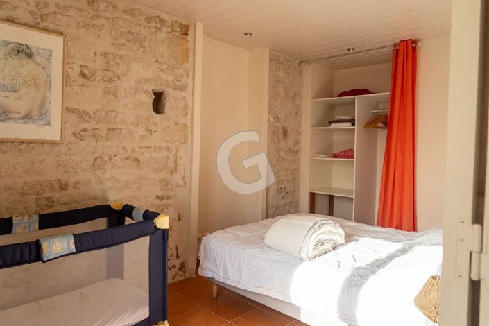 Image No.14-6 Bed House for sale