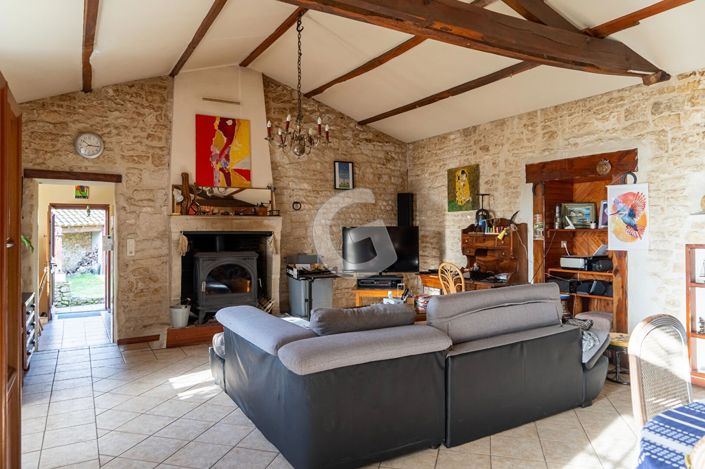 Image No.5-6 Bed House for sale