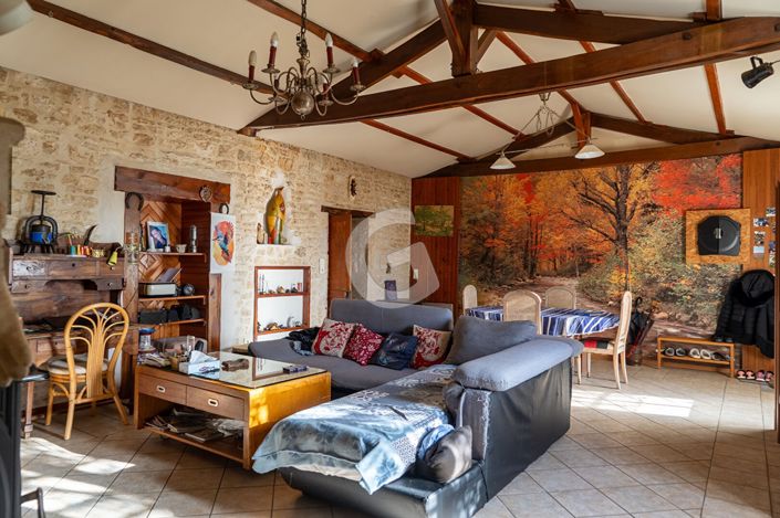 Image No.6-6 Bed House for sale