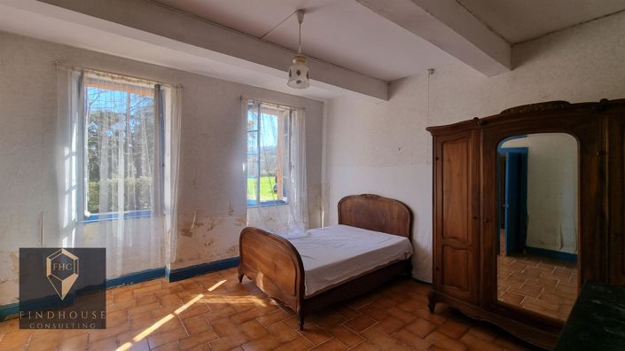 Image No.12-4 Bed House for sale