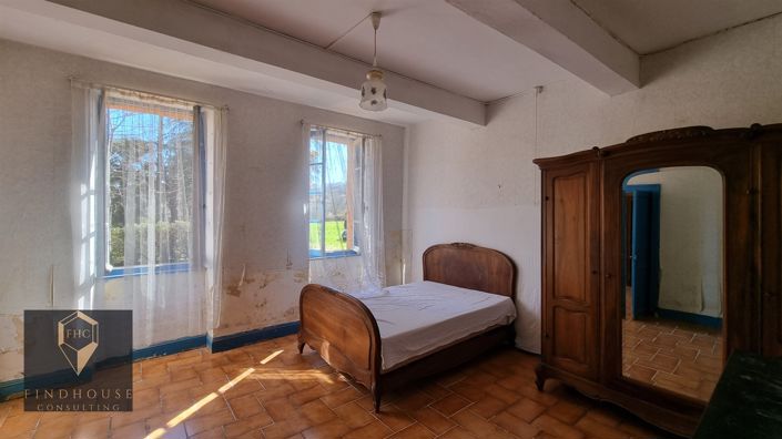 Image No.12-4 Bed House for sale