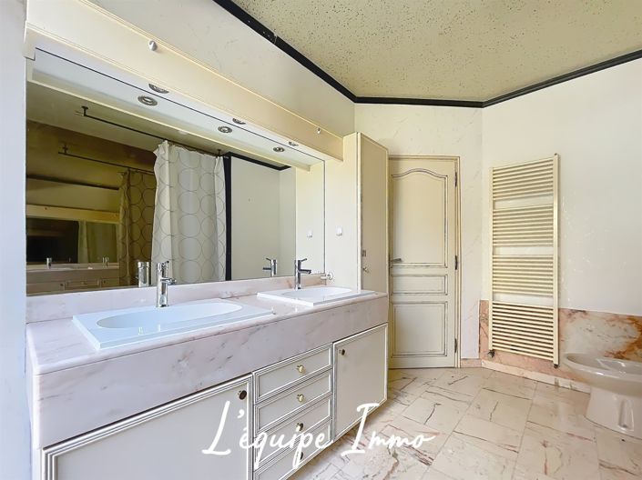 Image No.11-6 Bed House for sale