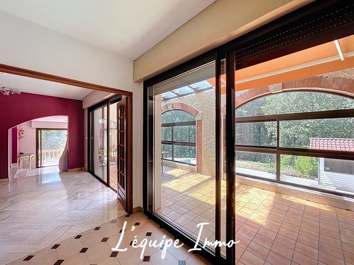 Image No.6-6 Bed House for sale