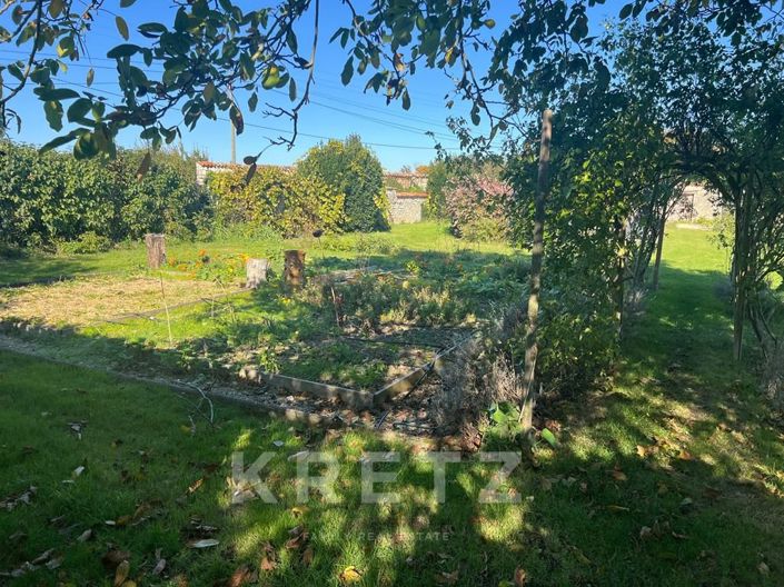 Image No.6-20 Bed House for sale