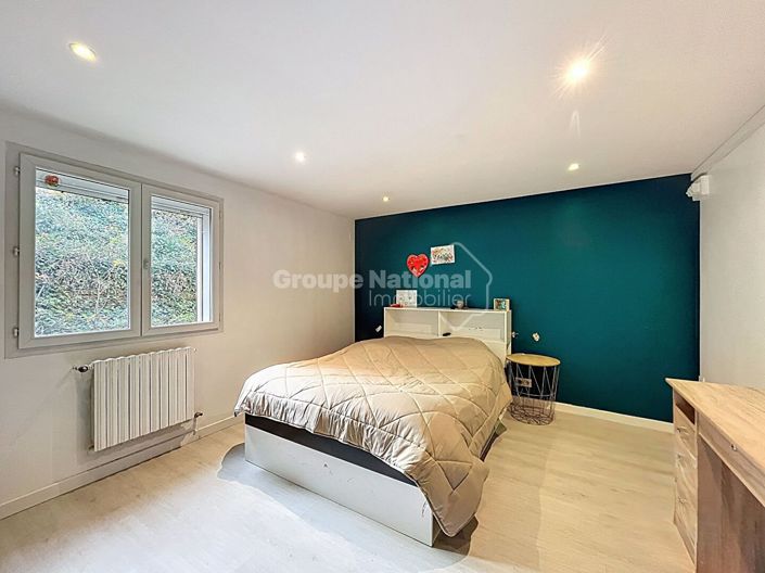 Image No.10-6 Bed House for sale