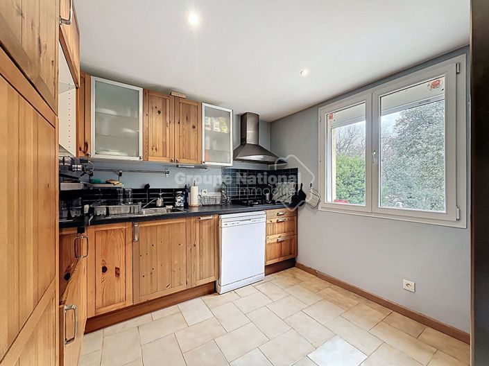 Image No.14-6 Bed House for sale