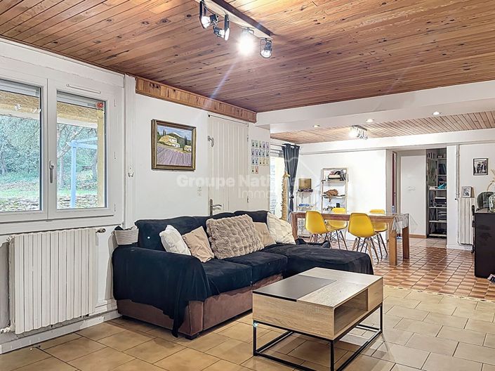 Image No.16-6 Bed House for sale