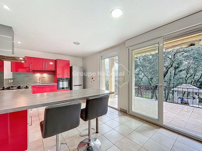 Image No.6-6 Bed House for sale