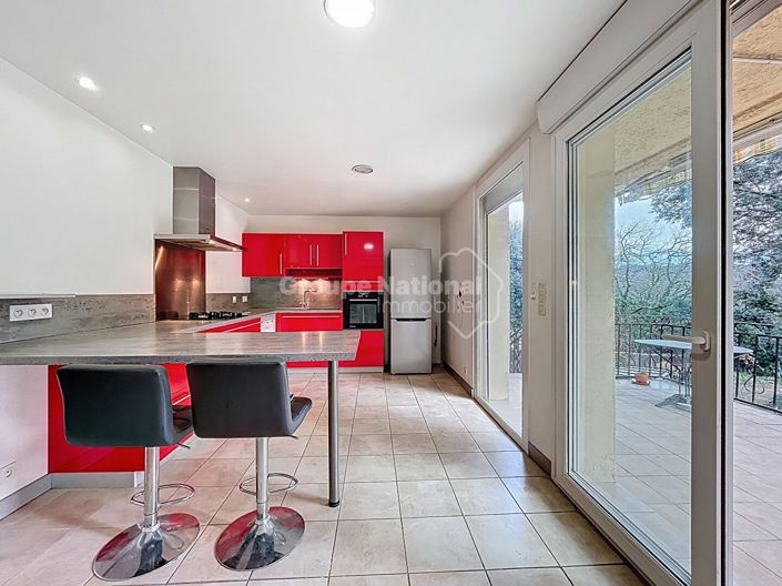 Image No.7-6 Bed House for sale