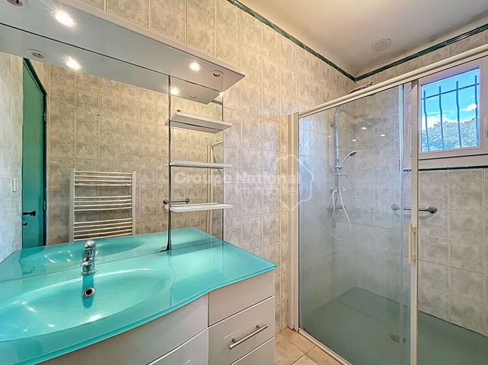 Image No.9-6 Bed House for sale