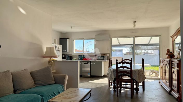 Image No.5-2 Bed House for sale