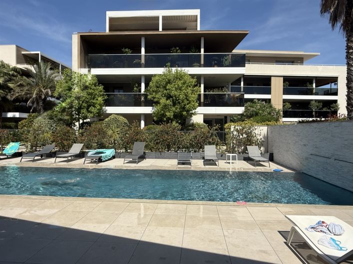 Image No.10-1 Bed Apartment for sale