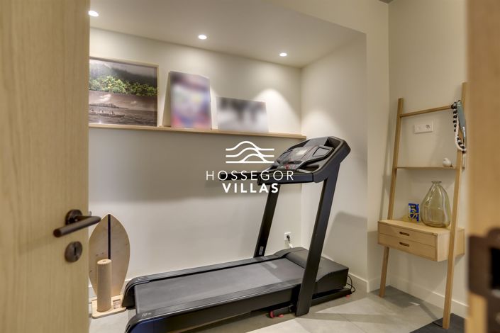 Image No.17-4 Bed House for sale