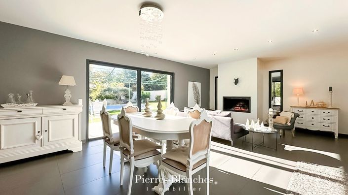 Image No.5-5 Bed House for sale