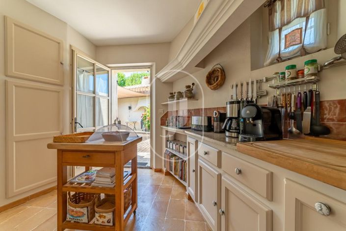 Image No.3-5 Bed House for sale