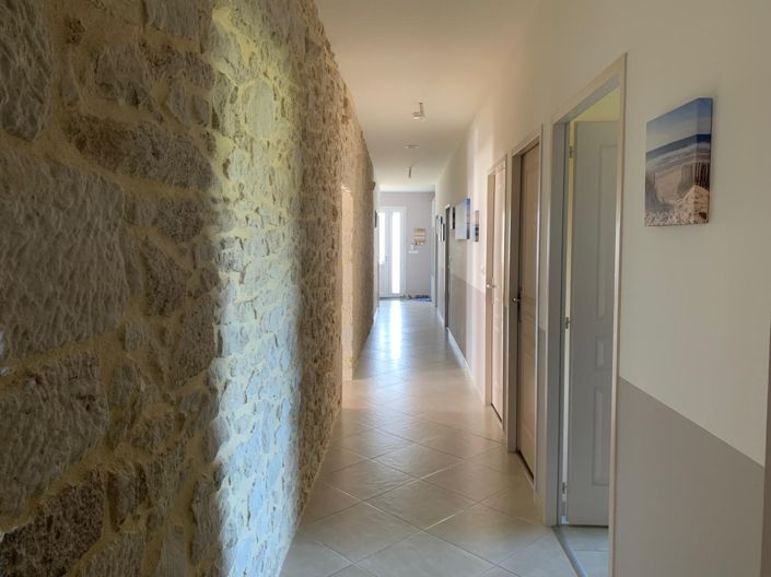 Image No.5-5 Bed House for sale