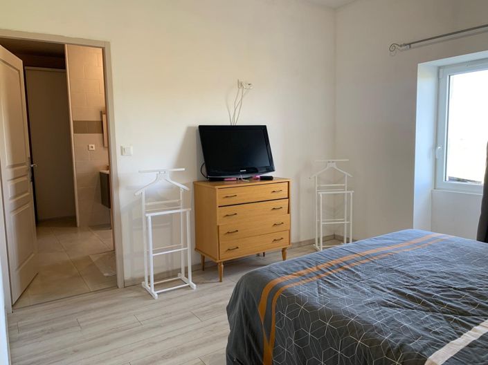 Image No.6-5 Bed House for sale