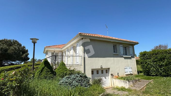 Image No.2-4 Bed House for sale