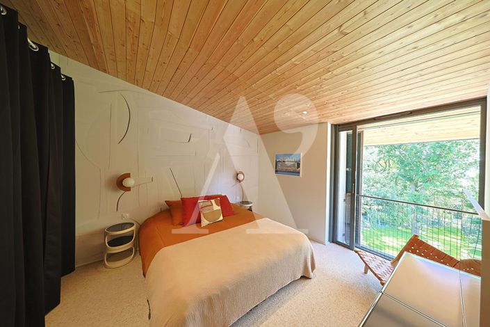 Image No.14-5 Bed Property for sale