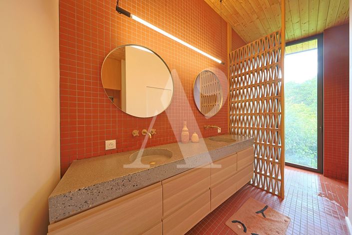 Image No.15-5 Bed Property for sale