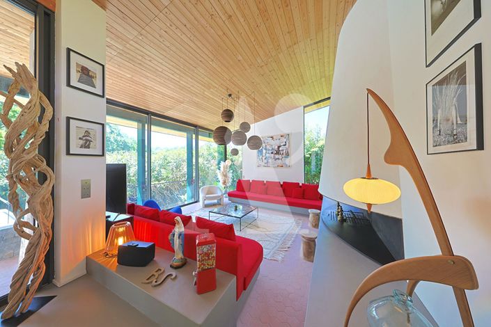 Image No.6-5 Bed Property for sale