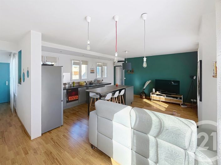 Image No.10-3 Bed Apartment for sale