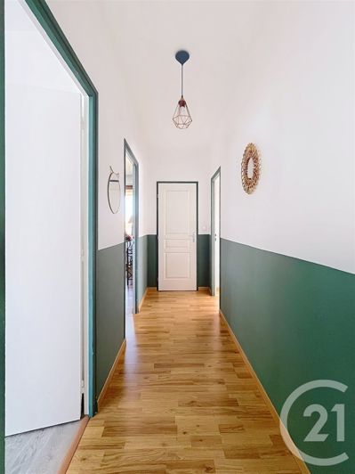 Image No.11-3 Bed Apartment for sale