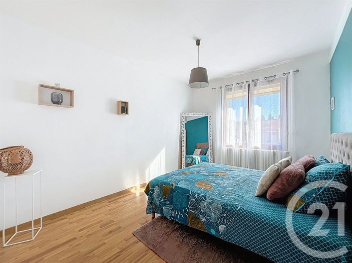 Image No.15-3 Bed Apartment for sale