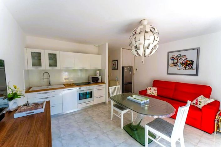 Image No.13-4 Bed House for sale