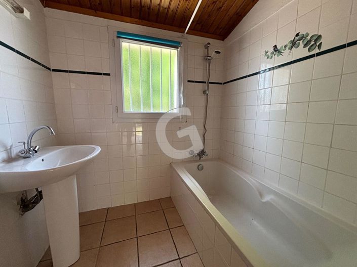 Image No.11-2 Bed House for sale