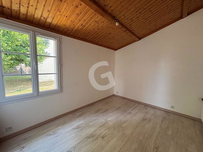 Image No.9-2 Bed House for sale