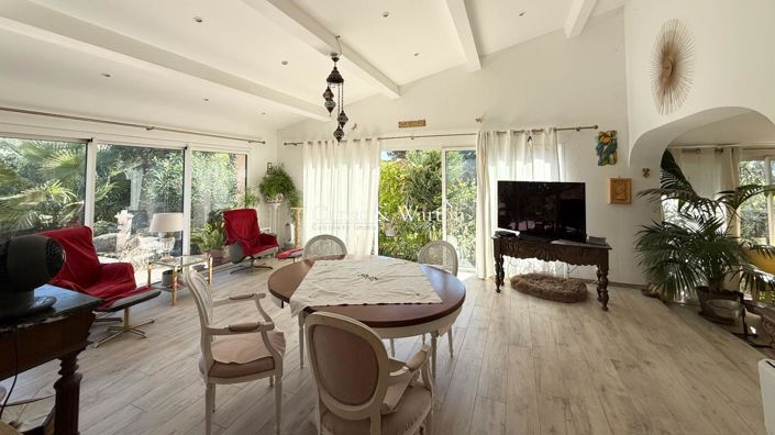 Image No.5-5 Bed House for sale