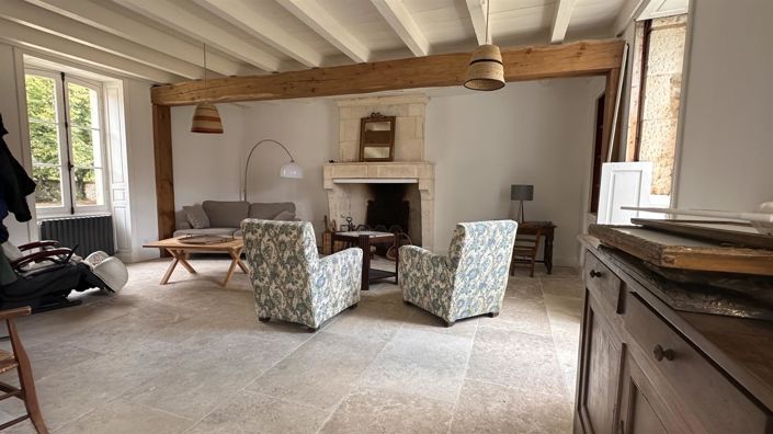 Image No.8-7 Bed House for sale