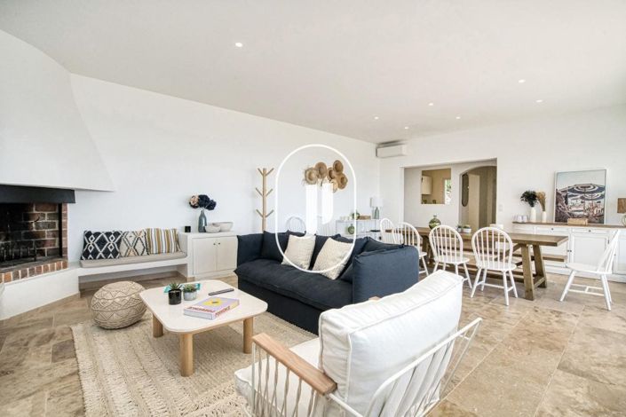 Image No.6-5 Bed House for sale