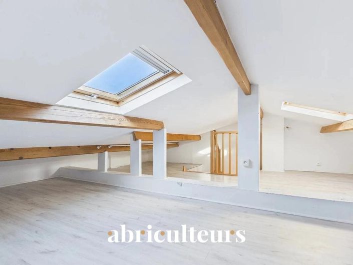 Image No.10-3 Bed House for sale