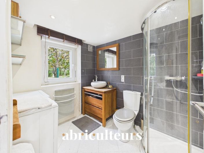 Image No.12-2 Bed House for sale