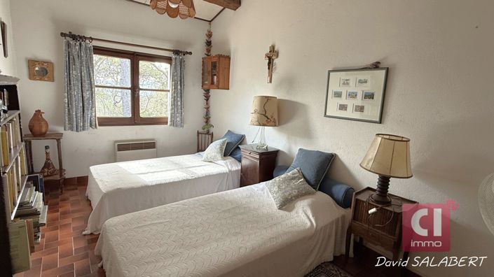 Image No.14-4 Bed House for sale