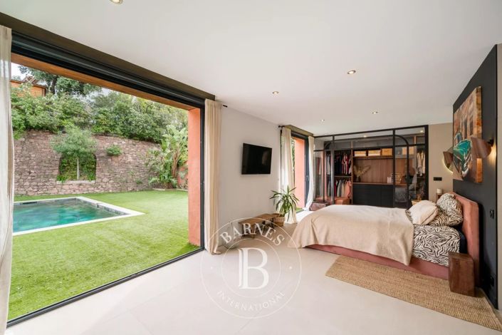 Image No.5-6 Bed House for sale