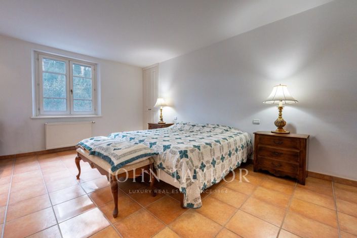 Image No.14-9 Bed House for sale