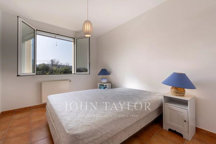 Image No.22-9 Bed House for sale